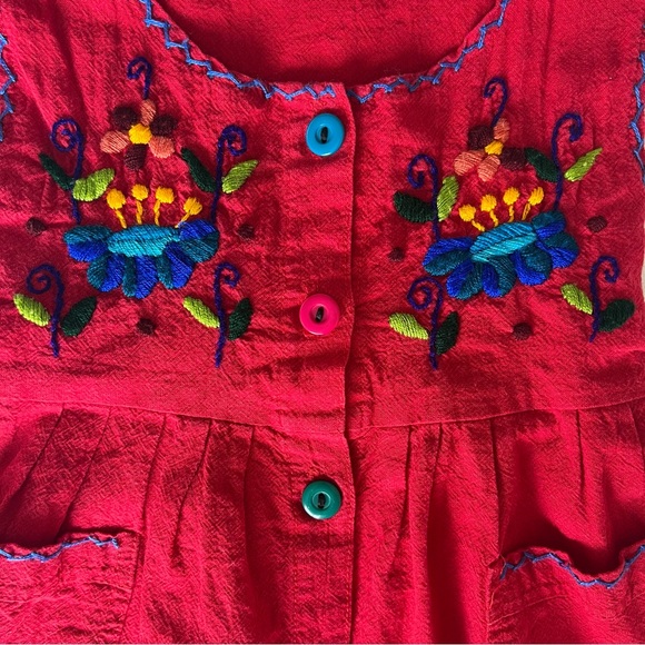 Embroidered red dress from Guatemala, 2-3 years - Picture 3 of 7